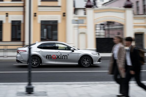 Maxim ประเทศไทย เสนอมาตรการเพื่อเพิ่มความยืดหยุ่นด้านกฎระเบียบ พร้อมเสนอขยายระยะเวลาอย่างน้อย 90 วัน สำหรับการนำคนขับเข้าสู่ระบบกฎหมาย เพื่อส่งเสริมการปฏิบัติตามอย่างยั่งยืน