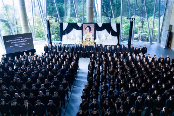อมตะจัดพิธีแสดงความอาลัและน้อมสดุดีพรเะกียรติ สมเด็จพระบรมราชชนนีพันปีหลวง