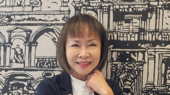 รศ.ดร.ศิริยุพา ร่วมกับผบห.รพ.บำรุงราษฏร์ฯ ต้อนรับคณาจารย์และนศ.จากม.ยูซีแอลเอ