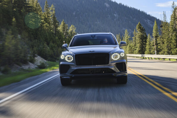 เบนท์ลีย์ แบงค็อก เคลียร์สต็อกสุดท้าย Bentayga Hybrid เริ่มต้น 13.XX ล้านบาท ราคาดีที่สุดเท่าที่เคยมีมา ก่อนปรับราคาปีหน้า