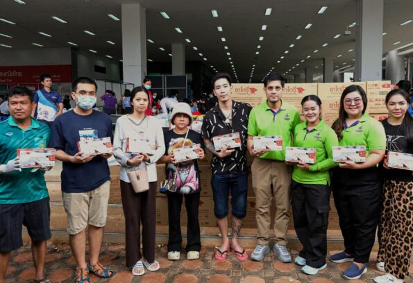 ‘กลุ่มบริษัทศรีตรัง’ ส่งมอบถุงมือยางทางการแพทย์และถุงมือยางอเนกประสงค์กว่า 5 แสนชิ้น เพื่อช่วยเหลือและฟื้นฟูจากเหตุอุทกภัยใต้ ชูผลิตภัณฑ์สะอาดเพื่อโลกยั่งยืน