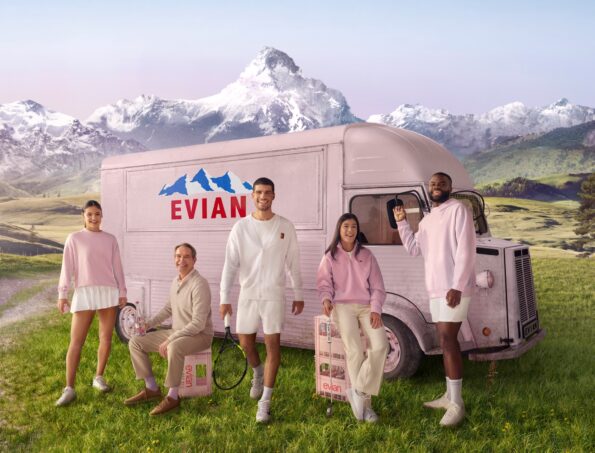 evian® เฉลิมฉลองครบรอบ 200 ปี ร่วมมือกับ ‘เจฟฟ์ คูนส์’ รังสรรค์ขวดลิมิเต็ด พร้อมมอบประสบการณ์ด้านไฟน์ไดนิ่งทั่วเอเชียแปซิฟิก